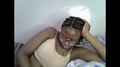Snapshot of sweet_zarah chatting on May 18, 2026, 1:56 am sweet_zarah online show from May 18, 2026, 1:56 am