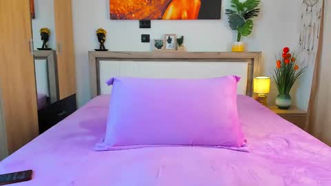 Snapshot of sweetangell69_ chatting on February 24, 2025, 8:17 am Viorica online show from February 24, 2025, 8:17 am