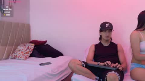 sweetauracouple online show from June 5, 2026, 12:44 pm