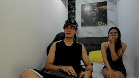 Snapshot of sweetauracouple chatting on July 6, 2026, 3:25 am sweetauracouple online show from July 6, 2026, 3:25 am
