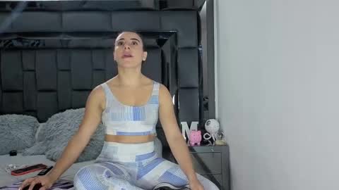 sweetblonde111 online show from May 28, 2026, 11:57 pm