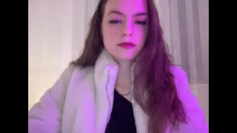 Snapshot of sweetbluebirds chatting on April 16, 2026, 6:19 pm SweetBlueBirds online show from April 16, 2026, 6:19 pm