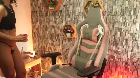 Snapshot of sweetbonii chatting on July 2, 2026, 7:53 pm Salom independent model online show from July 2, 2026, 7:53 pm