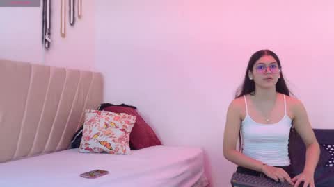 sweetbutspicy online show from May 8, 2026, 12:10 pm