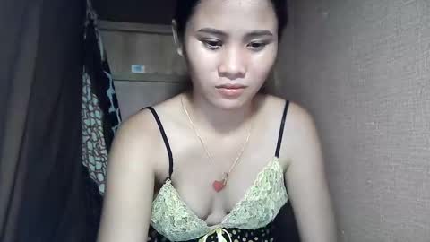 sweetcandy_19 online show from December 9, 2024, 2:49 pm