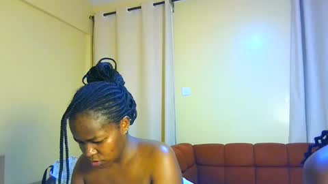 Snapshot of sweetcarl12 chatting on June 14, 2026, 4:42 pm melsy online show from June 14, 2026, 4:42 pm