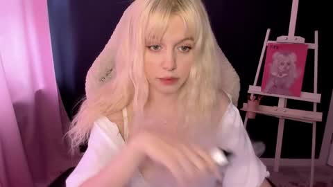 Snapshot of sweetcheecksmolly chatting on June 1, 2026, 9:11 am Lisa online show from June 1, 2026, 9:11 am