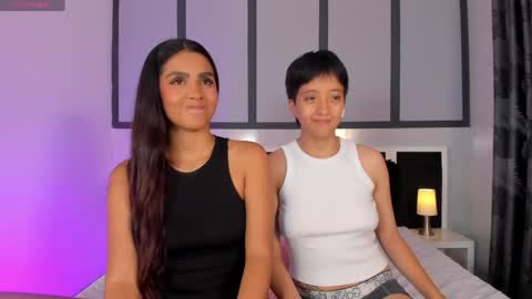 Snapshot of sweetcoupple chatting on June 5, 2026, 6:52 am Eva Short hair girl - Victoria Long red hair online show from June 5, 2026, 6:52 am