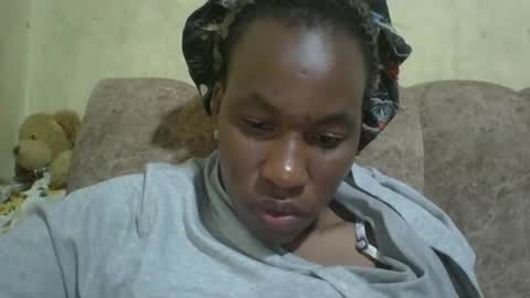 sweetdiva2012 online show from January 17, 2025, 8:44 pm