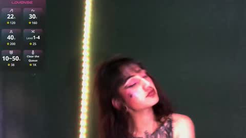 Snapshot of sweetentacion chatting on October 14, 2025, 10:43 pm carolayn  online show from October 14, 2025, 10:43 pm
