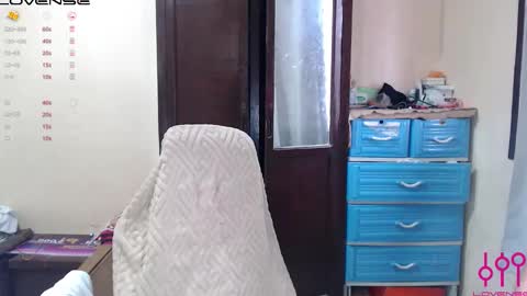 sweetkatniss online show from November 9, 2025, 3:27 am