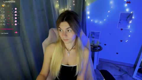 sweetfoyou online show from September 24, 2025, 7:01 am