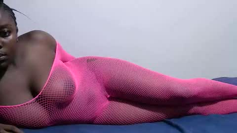 Snapshot of sweetgal11 chatting on April 4, 2026, 12:02 pm sweetgal11 online show from April 4, 2026, 12:02 pm