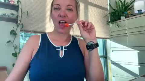 Snapshot of sweetgapeach1 chatting on October 14, 2025, 12:50 pm sweetgapeach1 online show from October 14, 2025, 12:50 pm