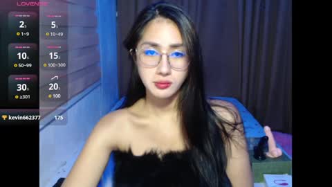 Snapshot of sweetgirl_wendyxx chatting on December 15, 2024, 6:37 pm Wendy  online show from December 15, 2024, 6:37 pm