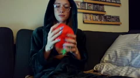 sweetgirlls online show from June 15, 2026, 4:15 am