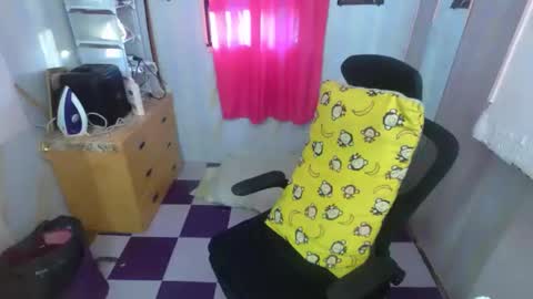 Snapshot of sweetgrace25 chatting on April 1, 2026, 9:56 pm IM YOUR GRACE online show from April 1, 2026, 9:56 pm