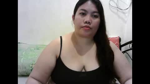 Fuck my boobs69 online show from November 25, 2025, 5:35 pm