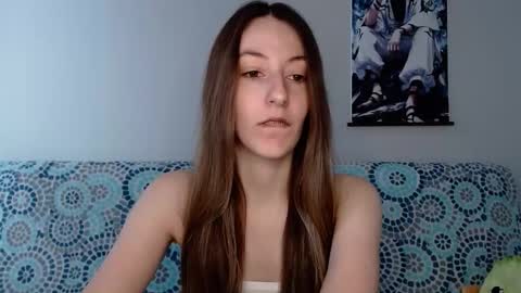 Snapshot of sweetheart_77 chatting on September 22, 2025, 7:43 am Emma online show from September 22, 2025, 7:43 am