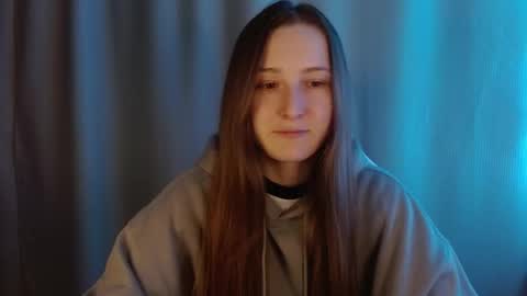 Annie online show from March 1, 2026, 9:28 pm