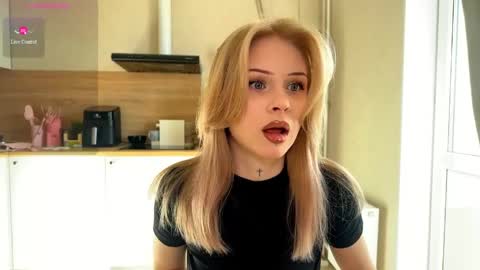 sweetie Lisa3 online show from May 9, 2026, 5:12 am