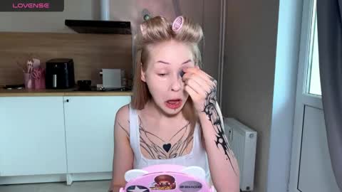 sweetie Lisa3 online show from May 14, 2026, 5:58 am