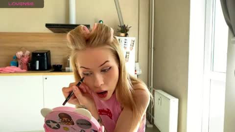 sweetie Lisa3 online show from May 20, 2026, 6:08 am