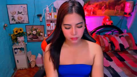 Nicole online show from December 12, 2024, 8:10 pm