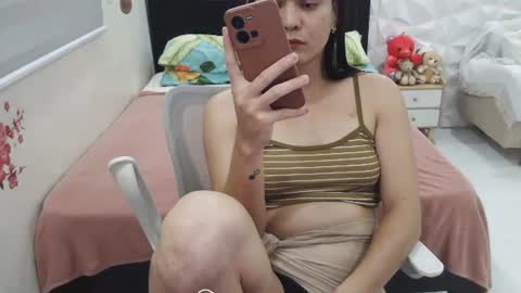sweetjhenn69 online show from June 23, 2026, 3:26 am