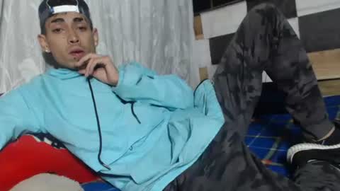 Snapshot of sweetlatinakim chatting on January 8, 2025, 10:59 am Camilo online show from January 8, 2025, 10:59 am