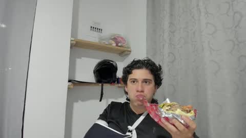 Snapshot of sweetlian_04 chatting on October 14, 2025, 2:01 am Lian online show from October 14, 2025, 2:01 am