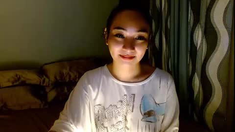 Snapshot of sweetlilly_18 chatting on March 10, 2026, 3:33 am Lilly online show from March 10, 2026, 3:33 am