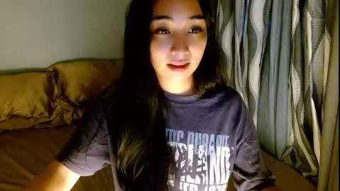 Snapshot of sweetlilly_18 chatting on March 11, 2026, 4:29 am Lilly online show from March 11, 2026, 4:29 am