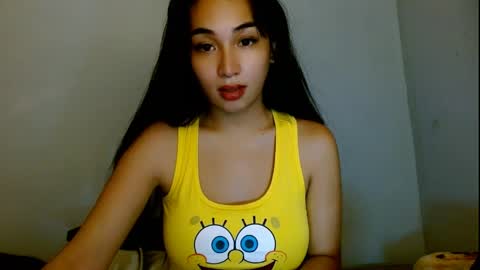 Snapshot of sweetlilly_18 chatting on March 27, 2026, 6:52 am Lilly online show from March 27, 2026, 6:52 am