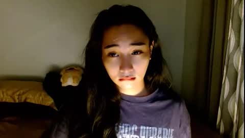 Snapshot of sweetlilly_18 chatting on March 29, 2026, 5:18 am Lilly online show from March 29, 2026, 5:18 am