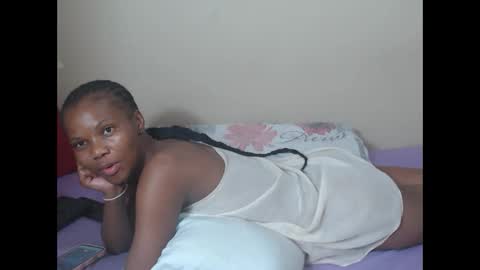 sweetlipss_ online show from September 10, 2025, 5:13 pm