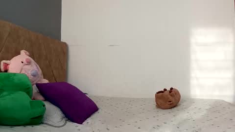 Snapshot of sweetlove_243 chatting on September 13, 2025, 11:43 am sweetlove 243 online show from September 13, 2025, 11:43 am