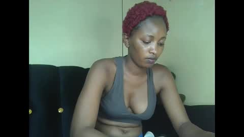 Snapshot of sweetmama06 chatting on October 21, 2025, 9:43 am sweetmama06 online show from October 21, 2025, 9:43 am