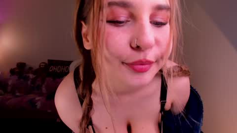 Mila online show from March 16, 2026, 6:23 pm