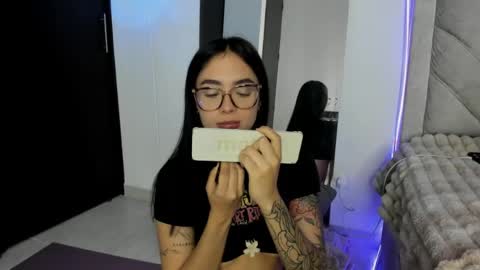 sweetmili133 online show from March 20, 2026, 9:36 am