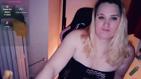 Snapshot of sweetmorgan90 chatting on May 4, 2026, 1:23 am SweetMorgan online show from May 4, 2026, 1:23 am