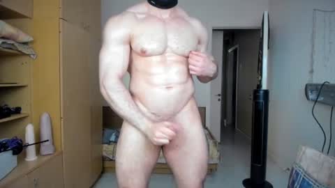 Snapshot of sweetmuscles_boy chatting on July 7, 2026, 6:47 am Lorenzo online show from July 7, 2026, 6:47 am