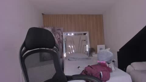 Snapshot of sweetnova_ chatting on May 26, 2026, 2:40 am Sweet Nova online show from May 26, 2026, 2:40 am