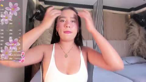 Snapshot of sweetnova_ chatting on June 25, 2026, 1:05 am Sweet Nova online show from June 25, 2026, 1:05 am