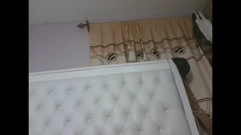 Novah girlie online show from May 19, 2026, 4:46 pm