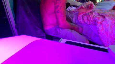 WeAim2PZzz online show from February 22, 2025, 4:29 am