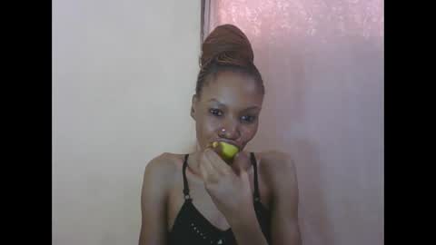 ESTHER online show from April 8, 2026, 6:46 am