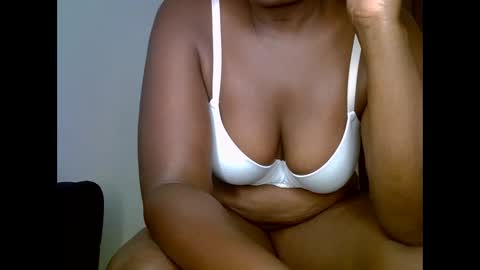 Snapshot of sweetrenne chatting on September 12, 2025, 6:35 am sweetrenne online show from September 12, 2025, 6:35 am