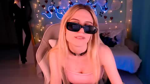 sweetrichal online show from February 18, 2025, 4:37 am