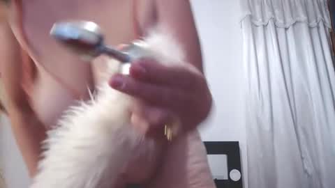 Sweet online show from April 6, 2026, 4:46 am